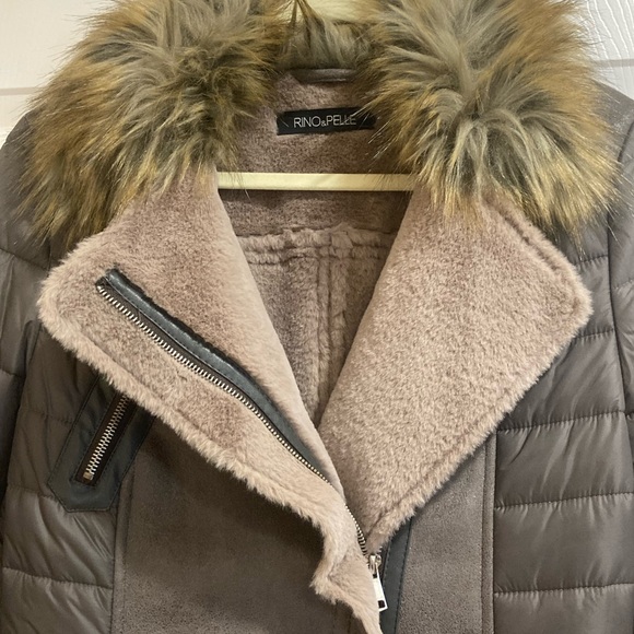 Rino&Pelle Grey Coat with Faux Fur Collar - Picture 5 of 8